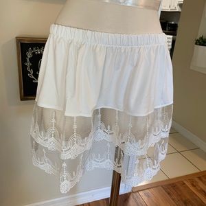 Skirt slip. Under sweater skirt. White. *NEW